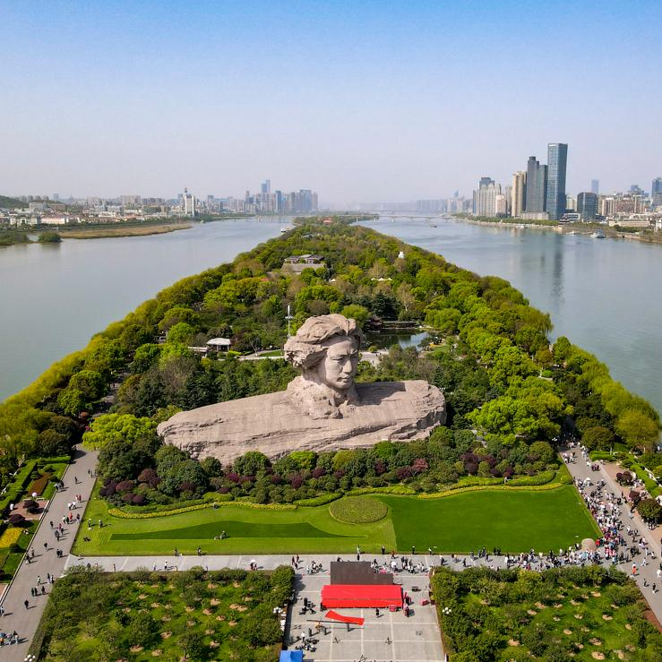 橘子洲青年毛泽东艺术雕塑